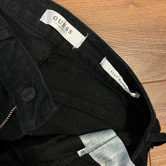 Guess black jeans with pearl accent, size 30, worn twice - Picture 3 of 4